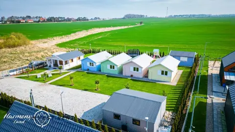 DOCHODOWY KOMPLEKS DOMKÓW NAD MORZEM  — miniatura 11
